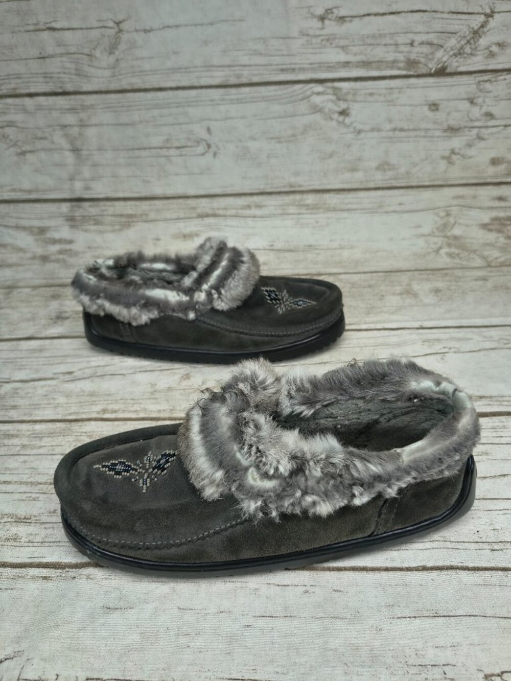 Manitobah Mukluks Short Grey Ankle Boots Women Size 8 - Picture 8 of 9